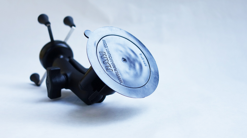 Illustration for article titled The Best Smartphone Car Mount